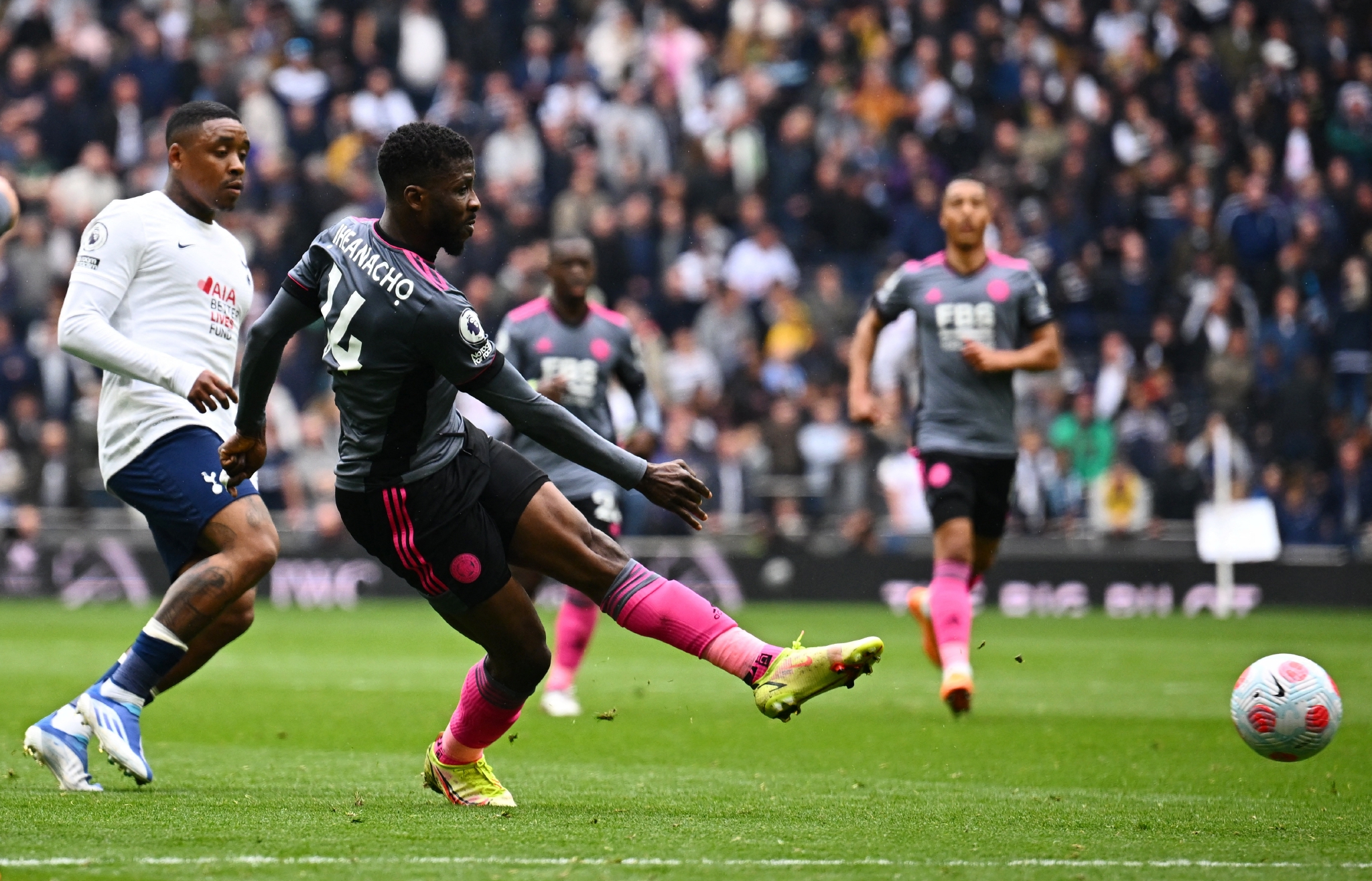 开云APP下载-里程碑夜！托特纳姆遗憾出局，英超集结日刷纪录，引发热议，心理建设被强调 